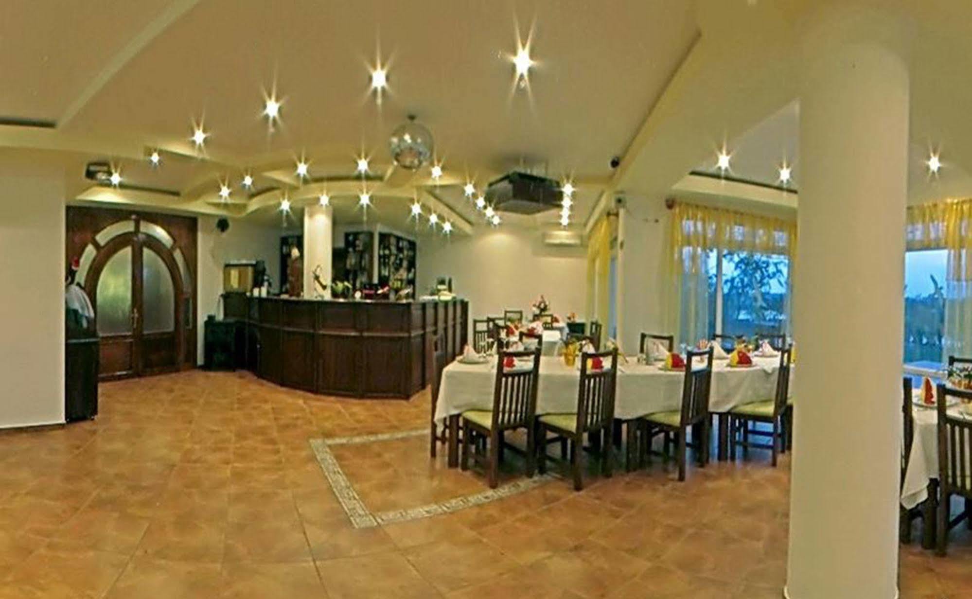Hotel Wels Baltenii de Sus Екстер'єр фото