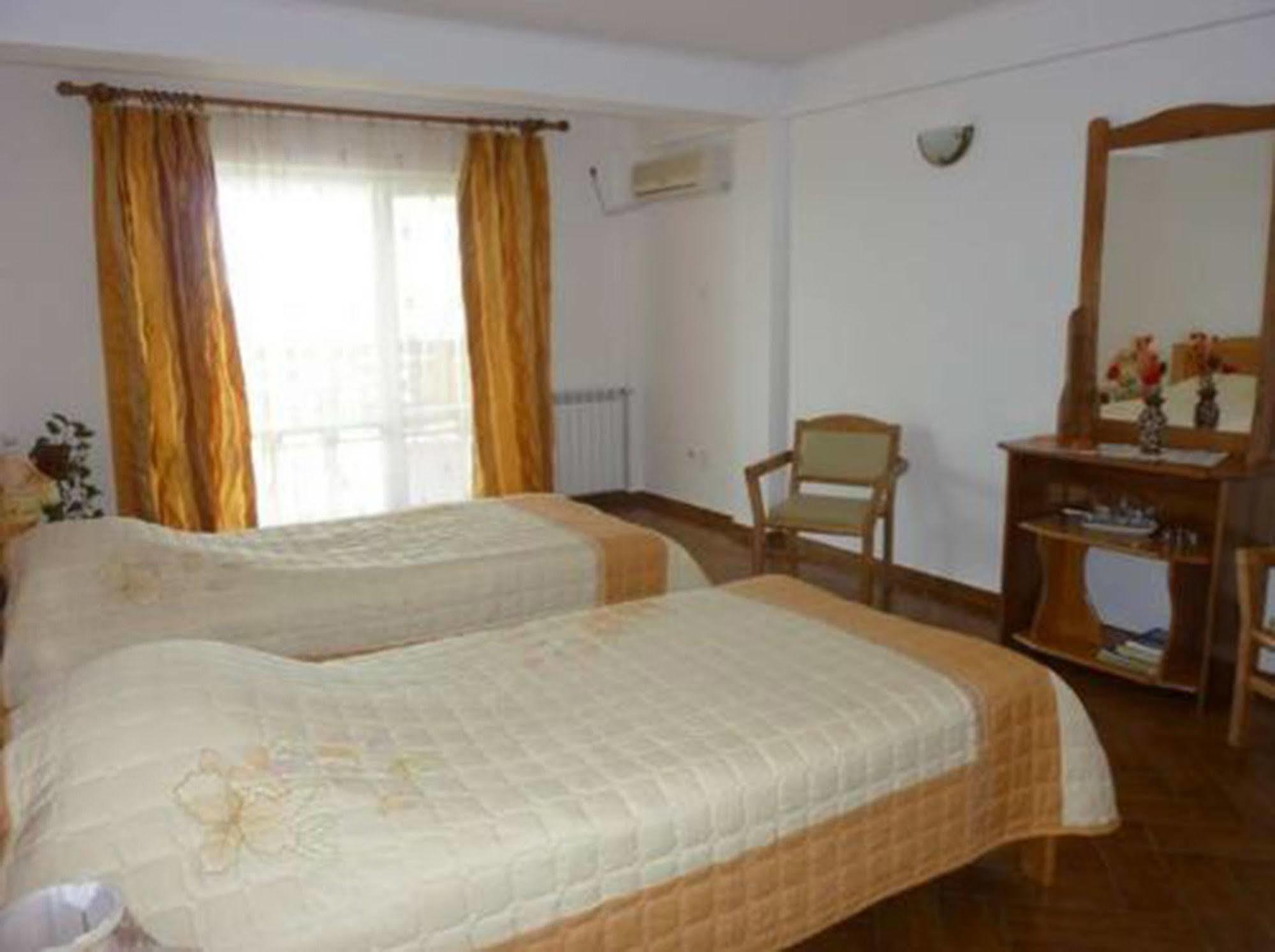 Hotel Wels Baltenii de Sus Екстер'єр фото