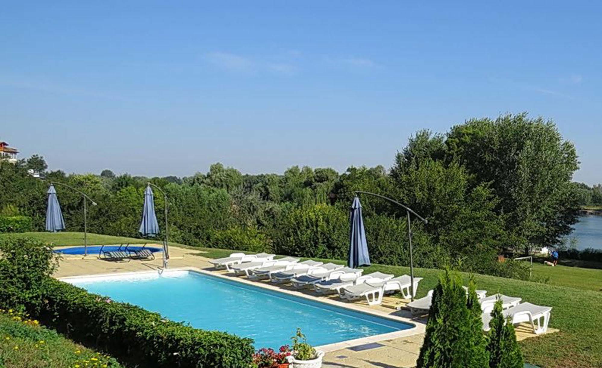 Hotel Wels Baltenii de Sus Екстер'єр фото